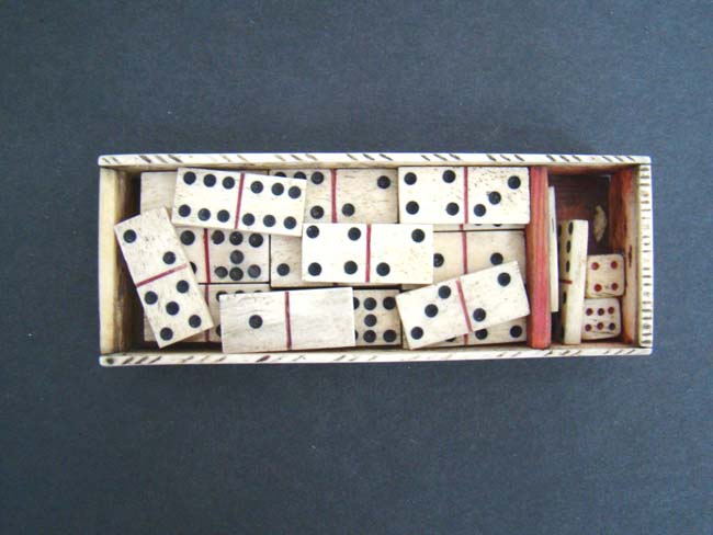 A Charming Napoleonic period Prisoner of War carved bone Domino Box circa 1800 — image 3